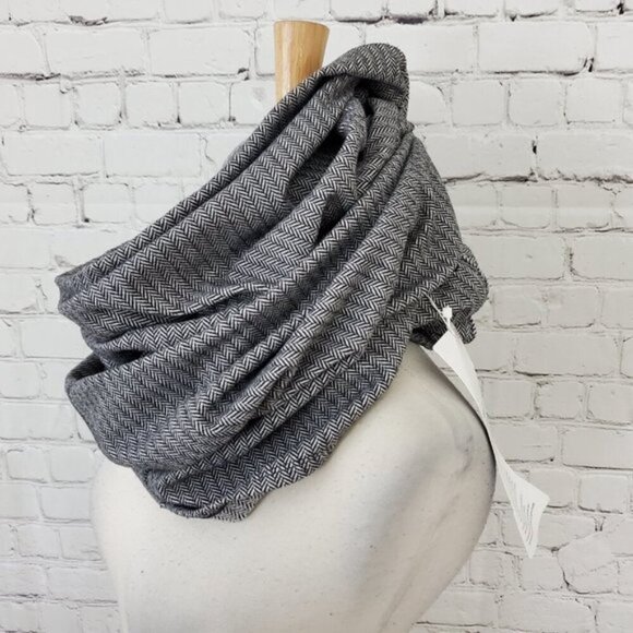 Lululemon Heathered Herringbone Heathered Black White Scarf NEW NO TAG - Picture 2 of 6